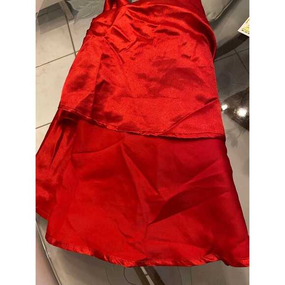 Child’s Halloween Devils Satin Cape with Headband - Picture 2 of 3